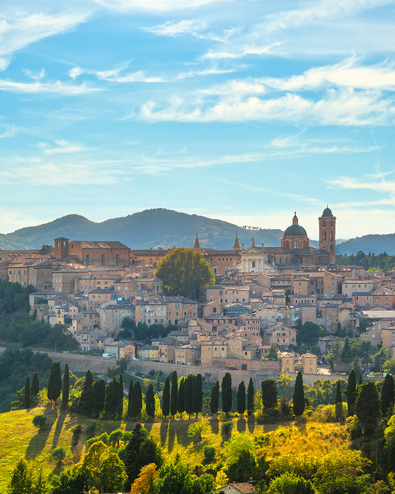 Urbino (C)iStock, StevanZZ