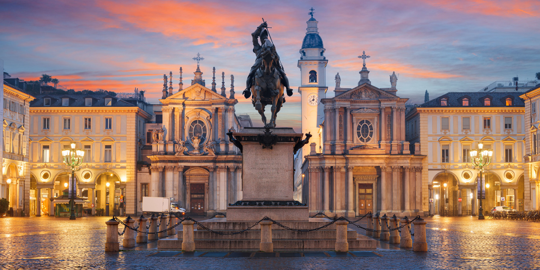 Teaser_Italien,Turin, Piazza San Carlo in der Dämmerung (C) iStock, Sean Pavone