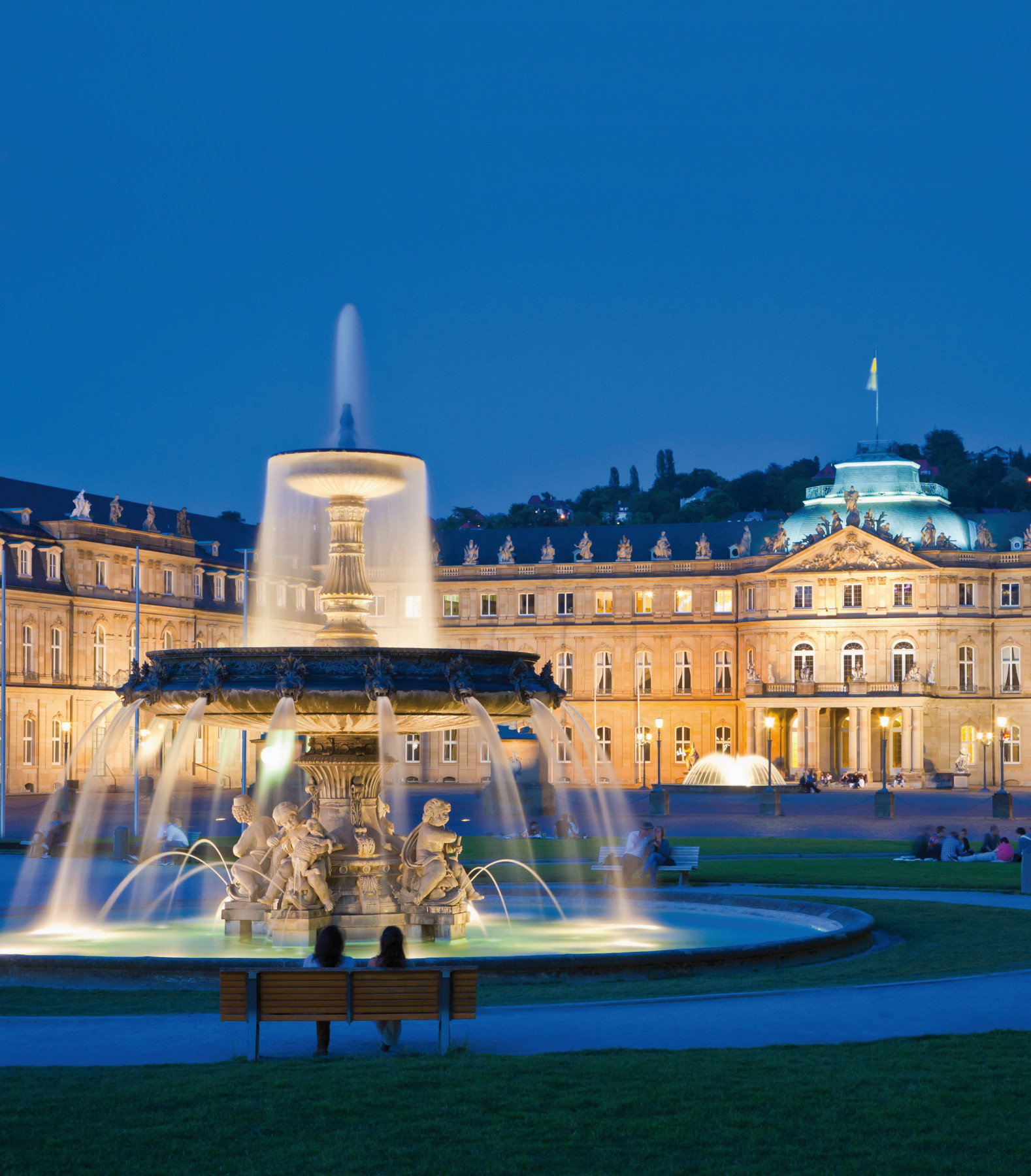 Stuttgart, Schlossplatz Brunnen Nacht (C) Stuttgart-Marketing GmbH, Werner Dieterich