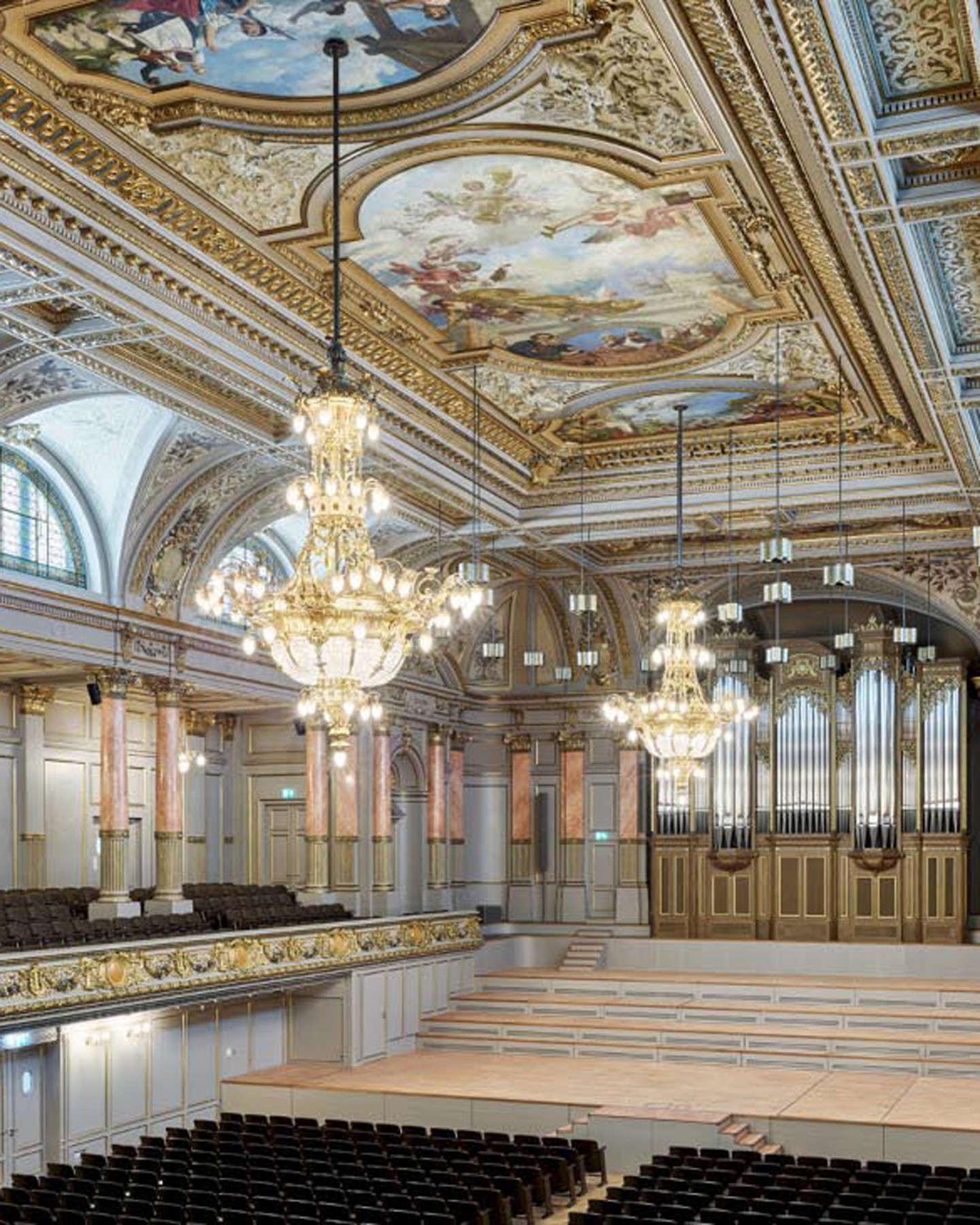 Schweiz, Zürich, Grosse-Tonhalle (C) Foto-Georg-Aerni, Zürich-Tourismus