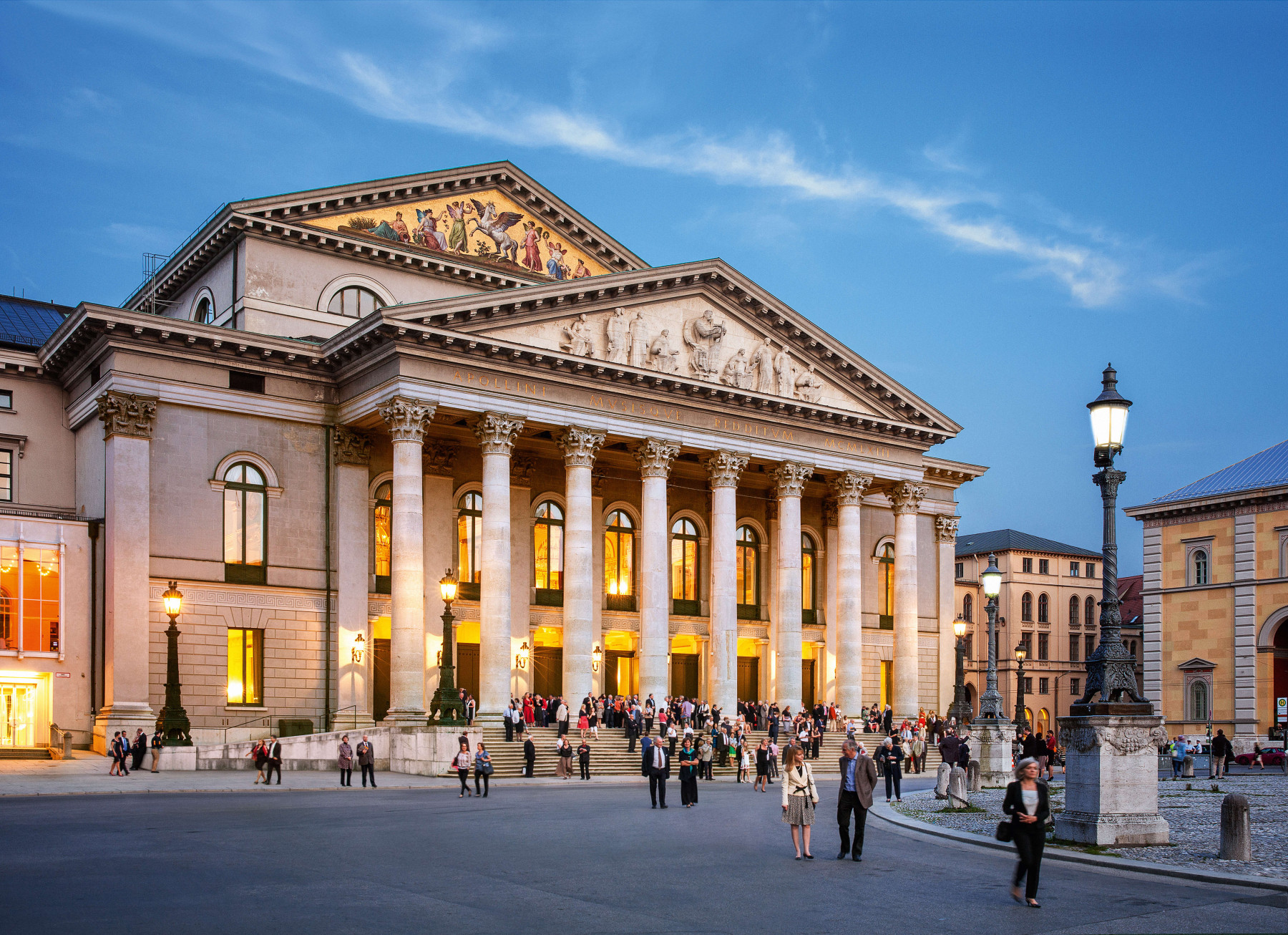 Bayerische Staatsoper - Nationaltheater am Abend © München Tourismus, Felix Löchner