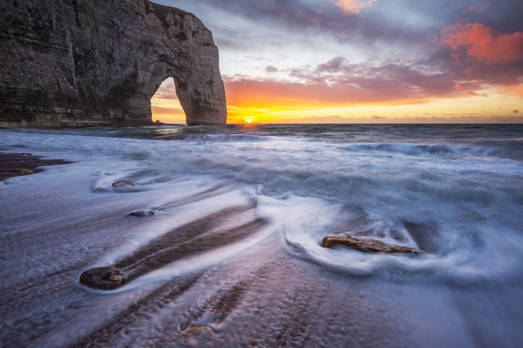 Frankreich, Étretat, arch and beach (C) Normandie Tourisme, Nicolas Rottiers