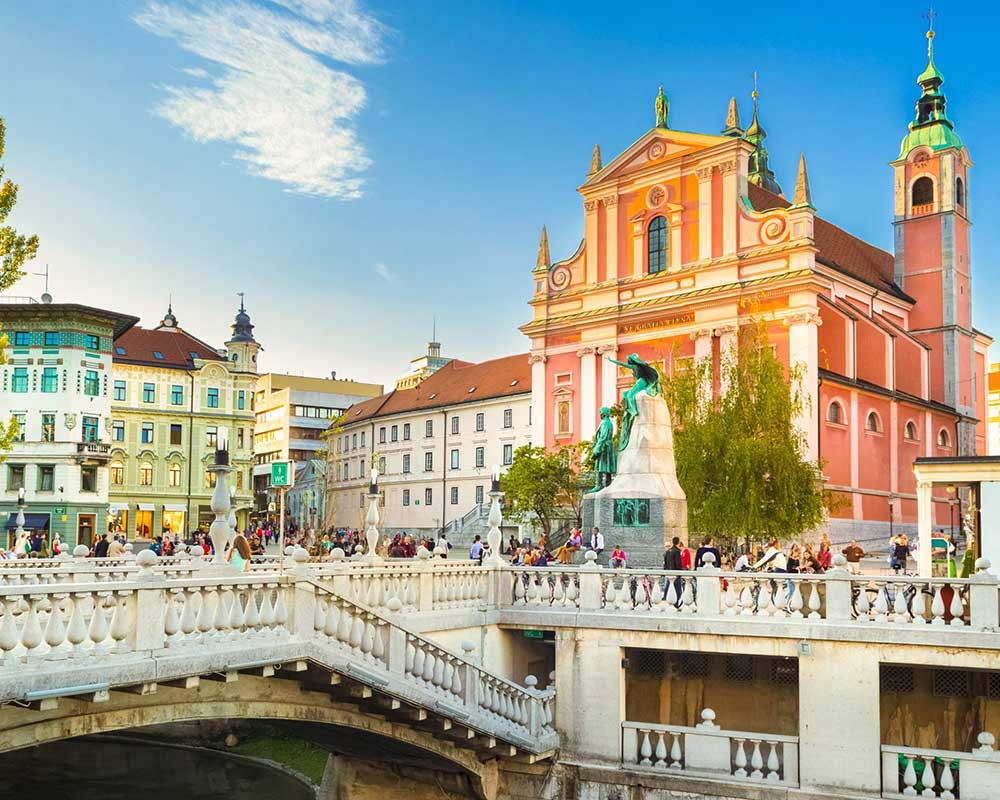 (C) roundaboutexperiences25