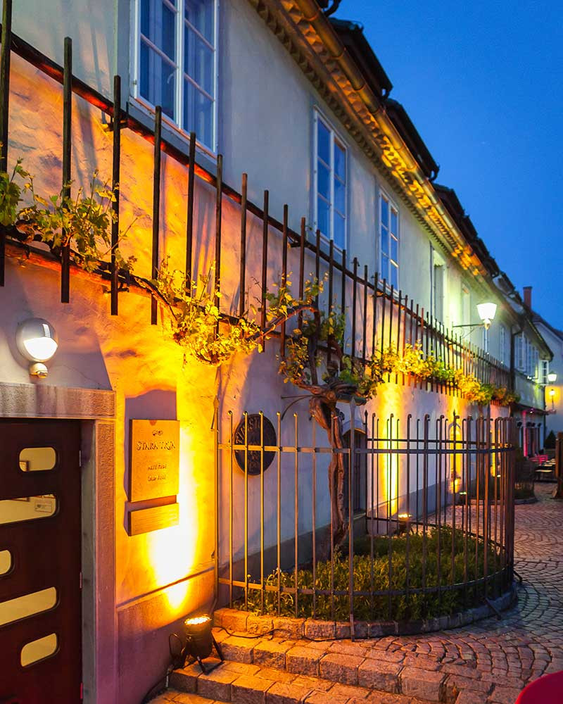 (C) roundaboutexperiences25